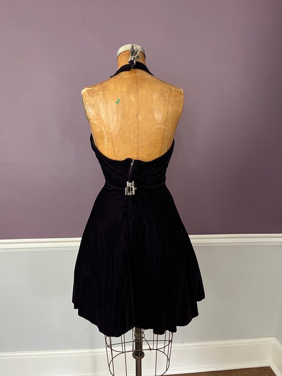 80s 90s Velvet Halter Cocktail Dress with Sequins… - image 8