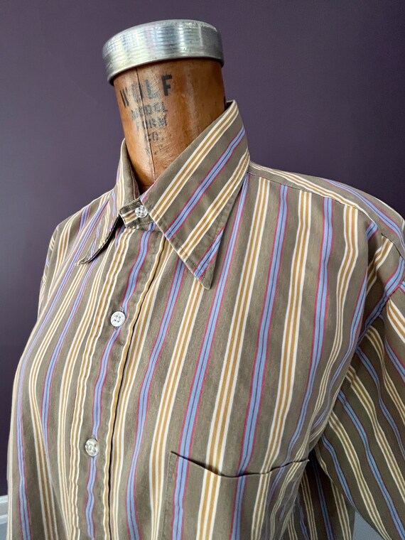 Sharp 70s Spearpoint Collar Stripe Men’s Short Sl… - image 4