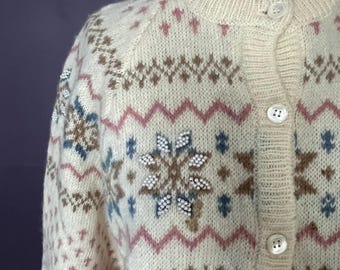 VTG Grandma Cardigan Sweate, sneeuwvlokken kralen, Fair Isle in pastelkleuren