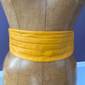 VTG Leather Cummerbund, Custom Made in the 80s, Hook Back, Small