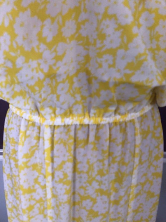 DeLovely 80s does 30s Tulip Sleeve Ditsy Floral … - image 8