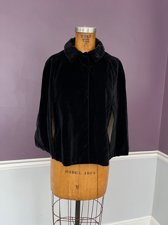 VTG Velvet and Satin Capelet with Arm Holes 40s, … - image 3