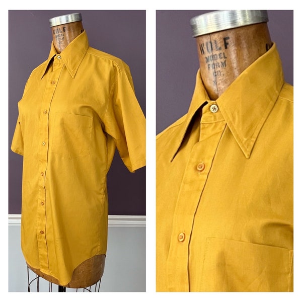 Cool 70s Spear Point Collar in Mustard Yellow, Men’s Short Sleeve Shirt