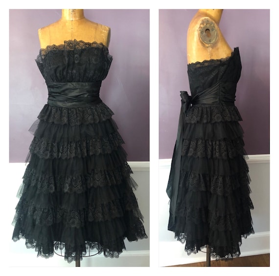 Gorgeous Lace and Tulle 80s Does 50s Formal Strapl
