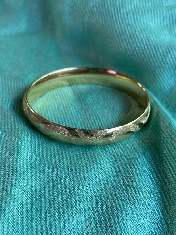 Vintage 14K gold bangle bracelet