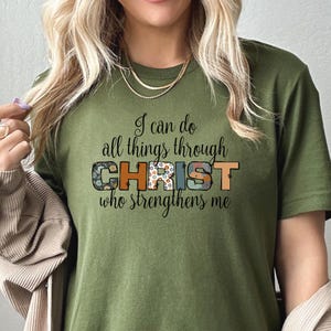 Posso fazer todas as coisas em Cristo que me fortalece Impressão de sublimação, citação de afirmação de versículo da Bíblia PNG, arquivo PNG de camisa cristã, FTH