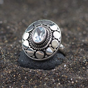 Sehr edler Ring aus Silber und einem Topas, Statementring