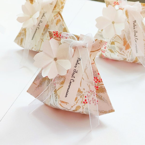 Set aus weißen Sakura-Origami-Geschenkboxen für Gastgeschenke zur Hochzeit, Taufe und gelegentliche Partydekoration