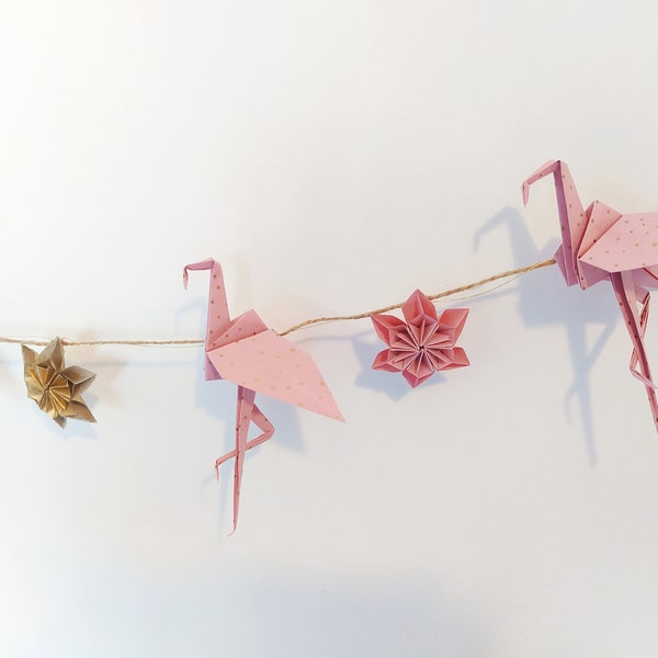 Guirlande en origami Flamants roses et fleurs exotiques à personnaliser pour décoration chambre fille et cadeau anniversaire