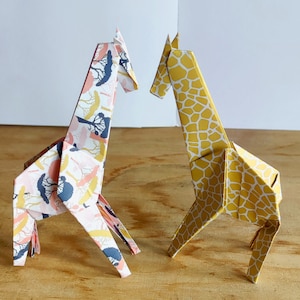 Origami savannah animals, decoration for wedding and baptism table, giraffe and its cub, lion and zebra for creating children's mobile