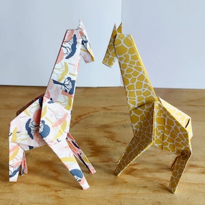 Origami savannah animals, decoration for wedding baptism table, giraffe and her cub, lion and zebra for creation of children's mobile