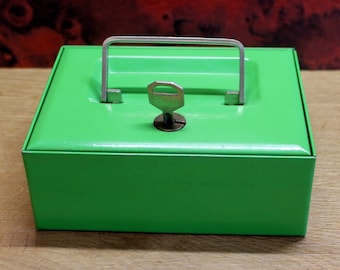 Kleine Metall Geldkassette mit Schlüssel aus den 50er Jahren