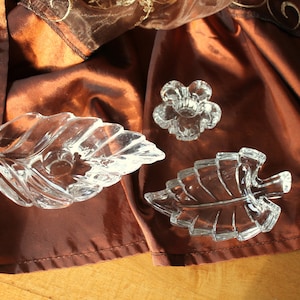 3 kandelaars glas, 2 in bladvorm, 1 in bloemvorm, Nachtmann kristalglas