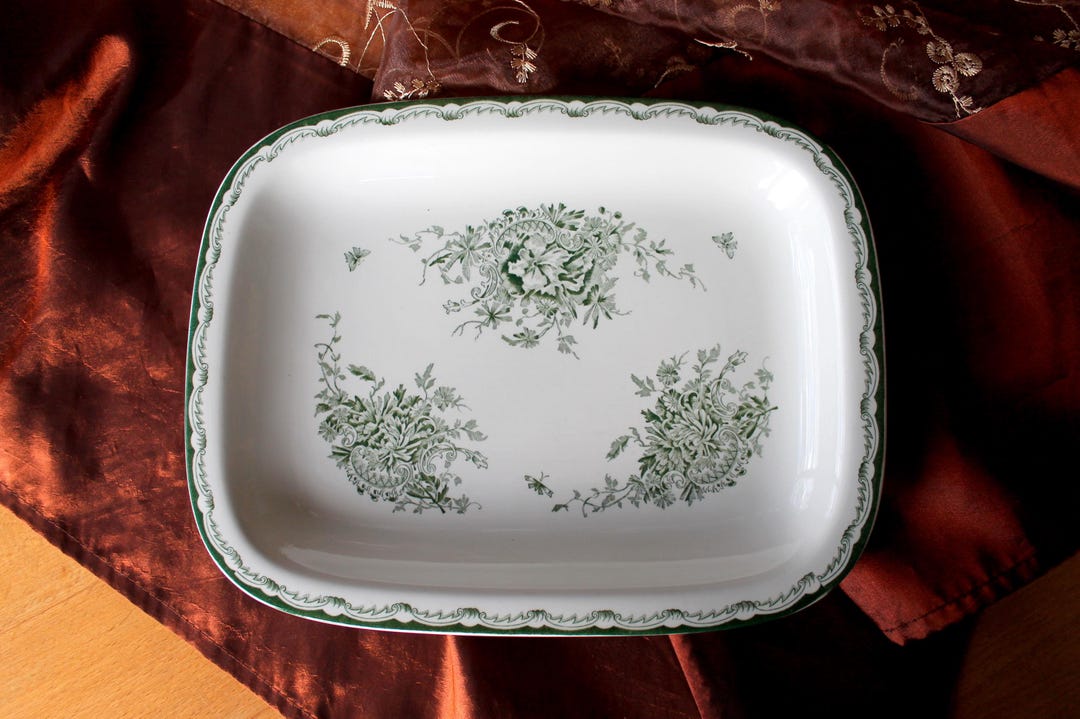Six assiettes à dessert Fleur Années 70 by Anonyme