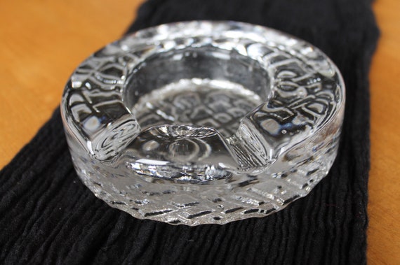 Glas Aschenbecher, Pukeberg, 70er Jahre, schwedischer Design Aschenbecher, skandinavisches Glas