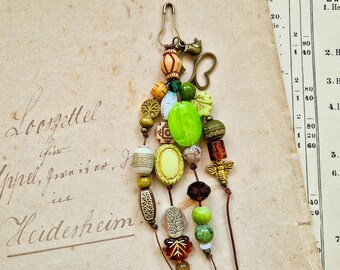 GREEN-BRAUN Junk Journal Charm made of different beads, with metal pendant, Junk Journal embellishments, tassel for Junk Journal