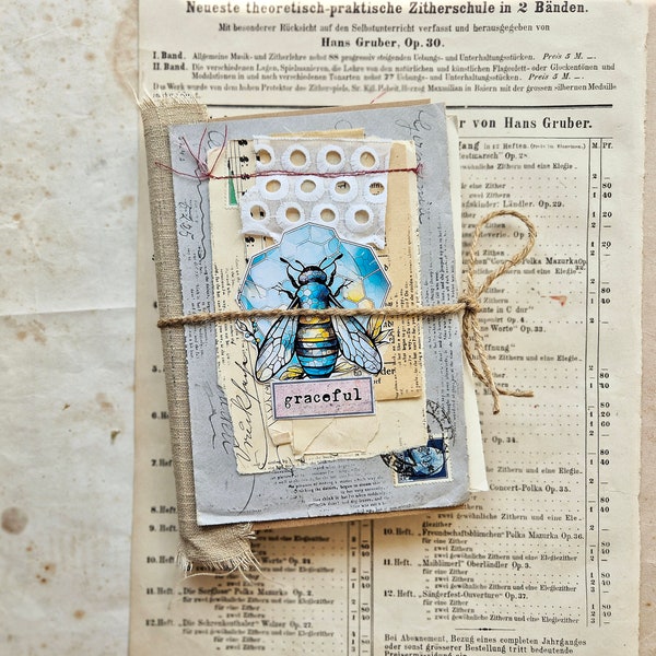 GRACEFUL Mini Junk Journal aus altes Papier und Scrapbook Papier