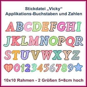 Könnte beinhalten: Ein Set aus bunten Filz-Applikationsbuchstaben und -zahlen, inklusive Herz und Stern. Die Buchstaben sind im Karomuster und die Zahlen haben Punkte. Der Text auf dem Bild lautet "Stickdatei "Vicky" Applikations-Buchstaben und Zahlen 10x10 Rahmen - 2 Größen 5+8cm hoch"