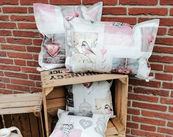 Dekokissen im Garten - Herzen Shabby Chic - wetterfest aus Wachstuch