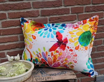Kissenbezug Blumen mit Schmetterling / Stoffkissen für den Wohnbereich