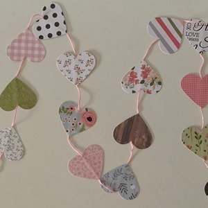 Guirnalda de corazones de cartón de 2,5 m, estampado floral rosa, divertida.