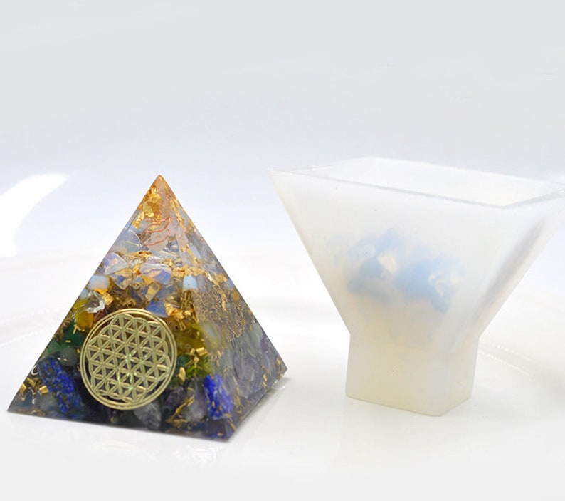 DJ/_M/_199 95x95mm Pyramid Shape Silicone Mold Resin Silicone Mould Jewelry Making Epoxy Resin Molds Jewelry Earring Resin Mold