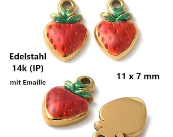 Puede incluir: Encanto de fresa de acero inoxidable chapado en oro con esmalte rojo y detalles verdes. El encanto mide 11 mm por 7 mm y es perfecto para la elaboración de joyas.