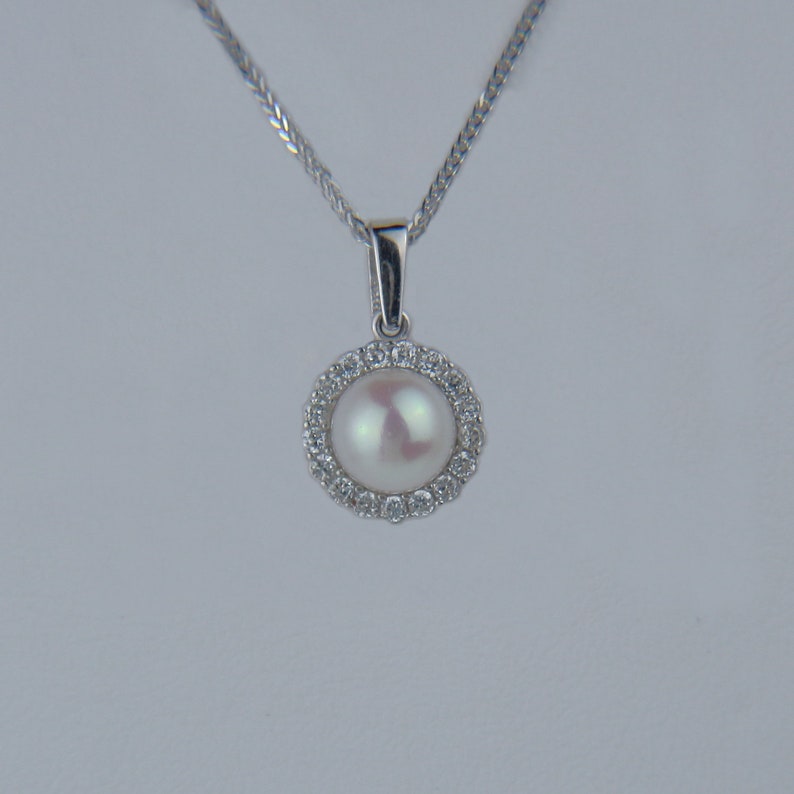 Nitzan Pearl Solid Gold Necklace with Zircon Gemstones