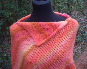 Leichter Merino Poncho   Orangetöne und rosa  flauschig  Handarbeit  40/44