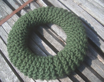 Knitted wreath - dark green - door wreath - table wreath - 27 cm - chunky knit - decorate yourself