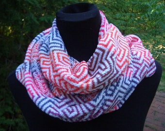 Scarf - Ladies - Rainbow on a white background - Hand knit