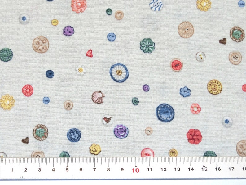 Sewing Retro Buttons Makower Cotton Fabric Fat Quarter//Metre Patchwork//Craft