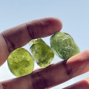 Raw Moldavite Crystal - Authentic Moldavite Stone for Healing & Energy, Genuine Moldavite  structure minerals