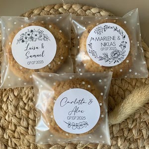 24 Personalisierte Aufkleber weiß schwarz rund 4cm Sticker Hochzeit Geburt Taufe Namen  Adresse Schön, dass du da bist Boho Blumenkranz