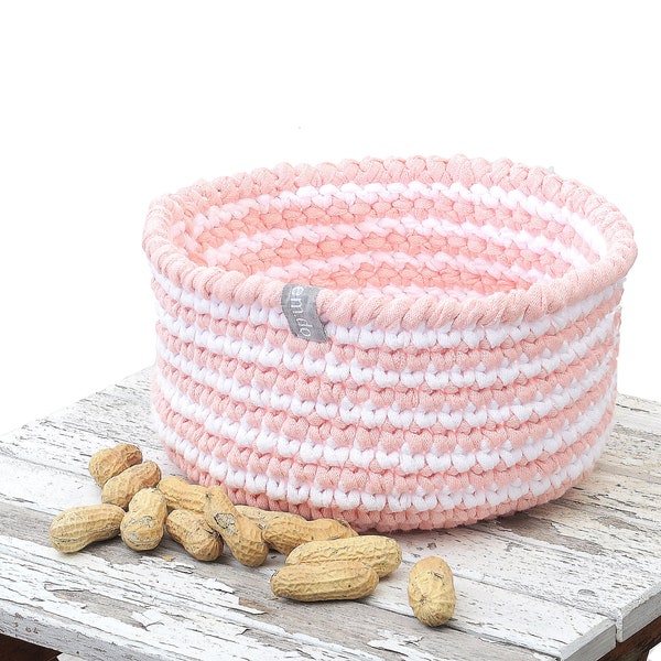 Crochet basket Utensilo made of ribbon yarn in pink/white