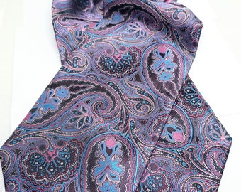 Ascot,Krawattenschal,Seide,Herrenaccessoire,Herrenschal - gewebt ,schwarzgrundig mit großen, pink-blauen Paisleys, klassischem  Muster.