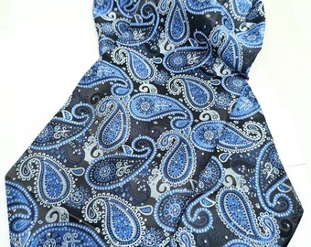 Ascot, foulard cravate, soie, accessoire pour hommes, foulard pour hommes - tissé, fond noir avec de grands cachemires bleus, motif classique.