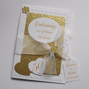 PERSONALISIERTE Einladung zur goldenen Hochzeit weiß-gold geprägt mit Anhänger und Herzen