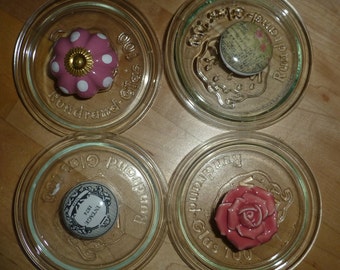 4 x Weck Glas mit Porzellan Kanuf Deckel davon  1 x Rose 2 x Blume Punkte 1 x 1 x Nostalgie 1 x Schrift grün rose