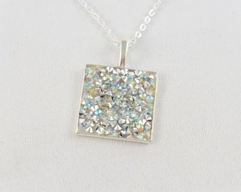 Edle silberne Kette mit Strasssteinchen Anhänger Cabochon Quadrat edles Geschenk für Freundin Valentinstaggeschenk Muttertag