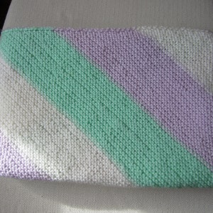 handgestrickte BABYDECKE WAGENDECKE / KUSCHELDECKE Acryl Bild 3