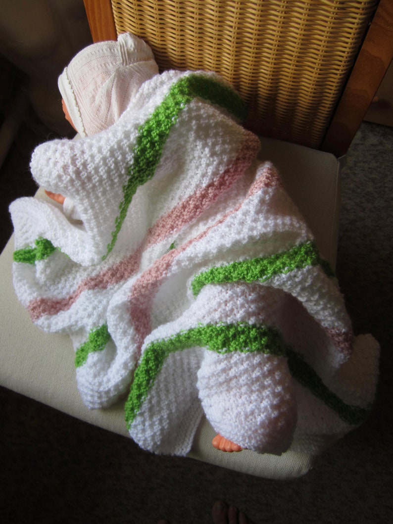 BABYDECKE Kuscheldecke Wolldecke Kinderwagendecke Taufe Geburt handgestrickt Bild 2