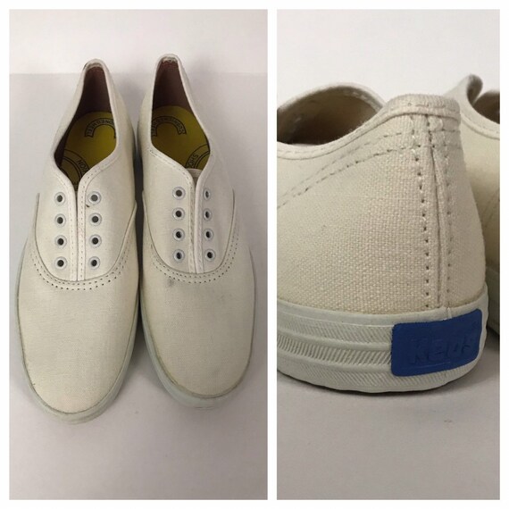narrow canvas shoes
