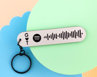 Any Song Spotify Keyring with Initials + Heart, Valentines Day Gift, Anniversary Gift, Music Lover