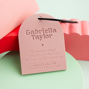 Étiquettes à bagage personnalisées en forme d'arc, Étiquette d'identification de sac gravée, Étiquette de sac de valise, Accessoire de voyage en acrylique, Porte-clés avec nom d'école