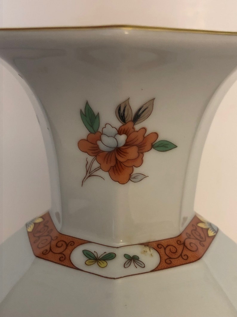 Vista Alegre Magnólia Porcelain Small Eduardo II Vase Vista Alegre Magnólia Porcelain Small Eduardo II Vase