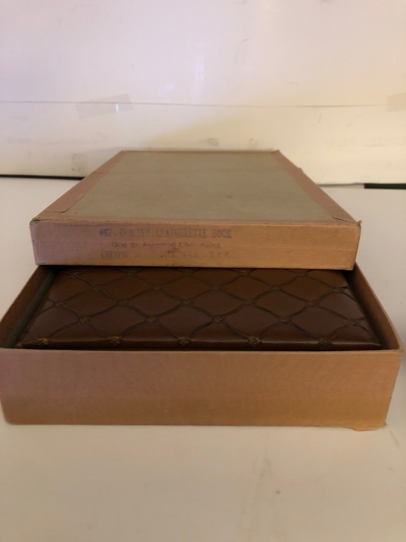 Vintage Quilted Leatherette Trinket Jewelry Box