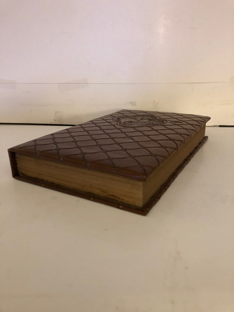 Vintage Quilted Leatherette Trinket Jewelry Box