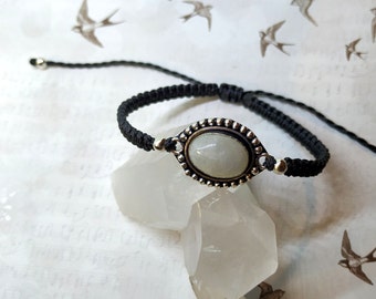 Armband mit Mondstein / silbergrau oder schwarz / Makramee / Makrameeschmuck