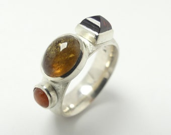 Gemstone ring in silver